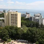 Хотел Apollo - , Indoor & Outdoor Pools & Individual Ac In Every Златни пясъци