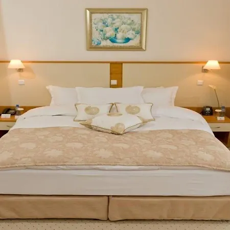 Apollo - Premium , Pools & Free Beach, Individual Ac In Every Ξενοδοχείο Golden Sands