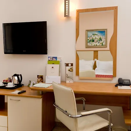 Apollo - , Indoor & Outdoor Pools & Individual Ac In Every Hotel Golden Sands