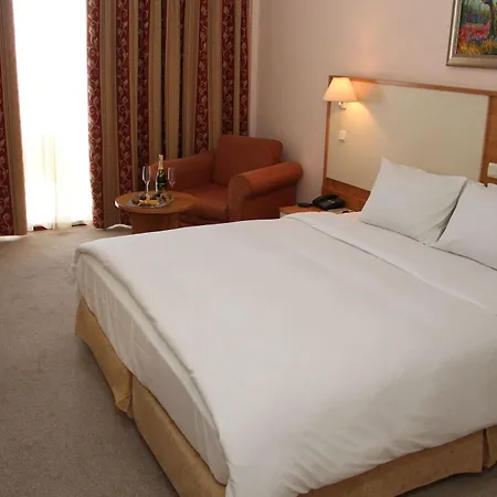 Apollo - Premium , Pools & Free Beach, Individual Ac In Every 4*
