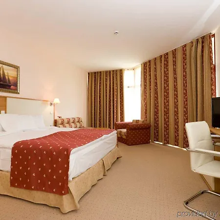 Hotel Apollo - , Indoor & Outdoor Pools & Individual Ac In Every 4*