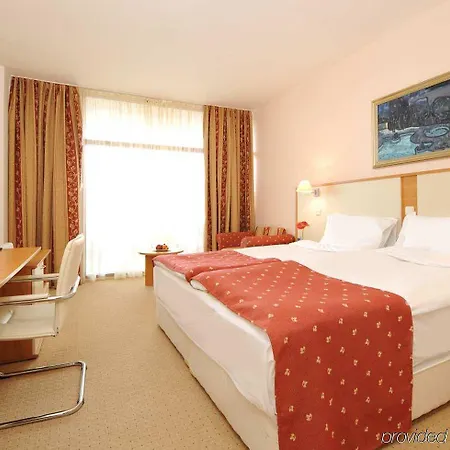 Apollo - Premium , Pools & Free Beach, Individual Ac In Every