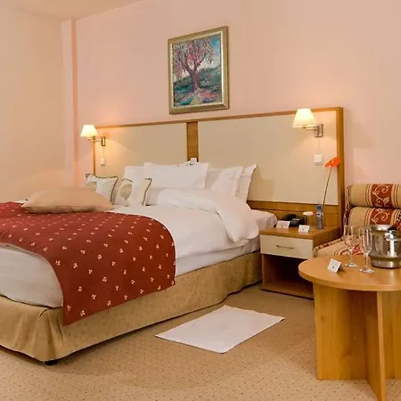 Apollo - Premium , Pools & Free Beach, Individual Ac In Every 4*