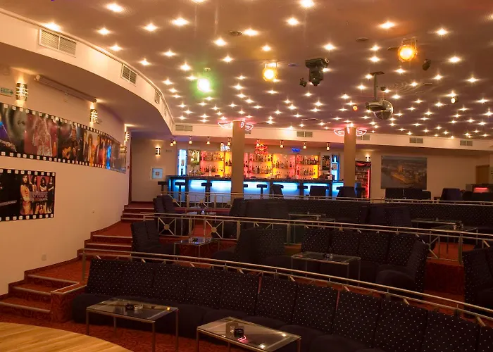 Apollo - , Indoor & Outdoor Pools & Individual Ac In Every