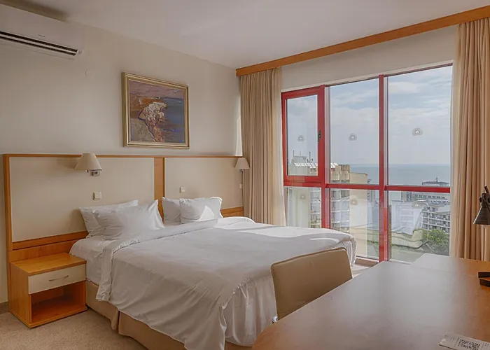 Apollo - , Indoor & Outdoor Pools & Individual Ac In Every Hotel Golden Sands