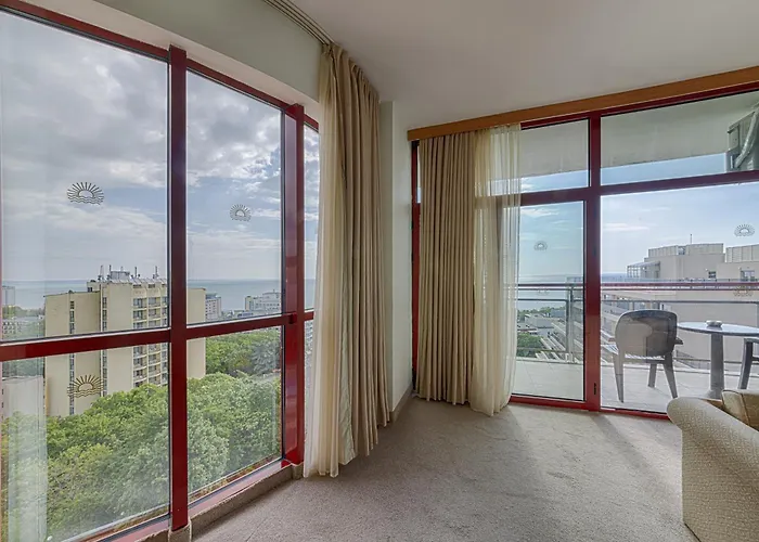 Apollo - , Indoor & Outdoor Pools & Individual Ac In Every 酒店