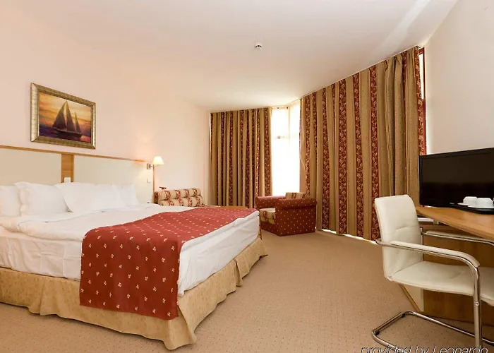 Hotel Apollo - , Indoor & Outdoor Pools & Individual Ac In Every 4*