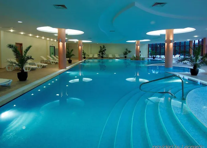 Apollo - , Indoor & Outdoor Pools & Individual Ac In Every