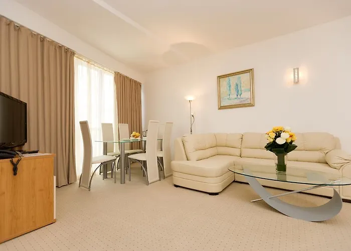 Apollo - , Indoor & Outdoor Pools & Individual Ac In Every