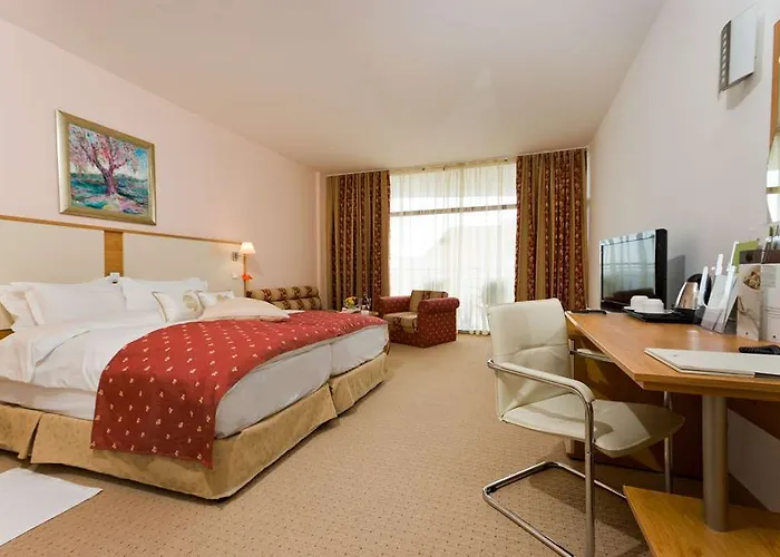 Apollo - , Indoor & Outdoor Pools & Individual Ac In Every 4*