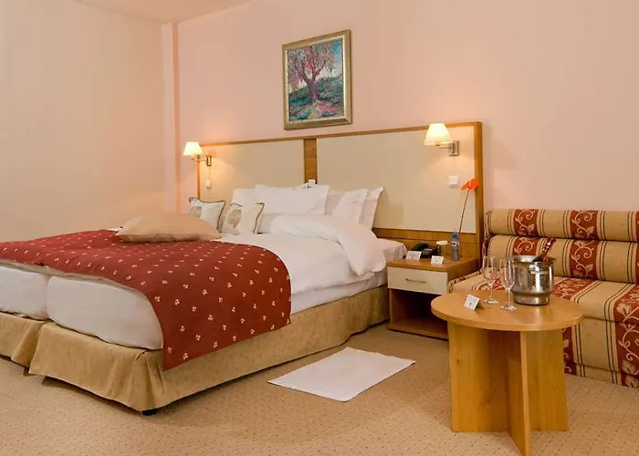 Apollo - , Indoor & Outdoor Pools & Individual Ac In Every 4*