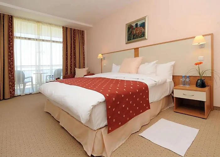 Apollo - , Indoor & Outdoor Pools & Individual Ac In Every