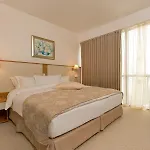 Apollo - , Indoor & Outdoor Pools & Individual Ac In Every 酒店