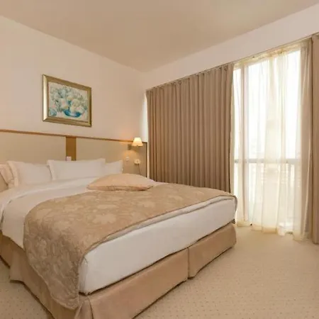 Apollo & Concept Hotel 4*