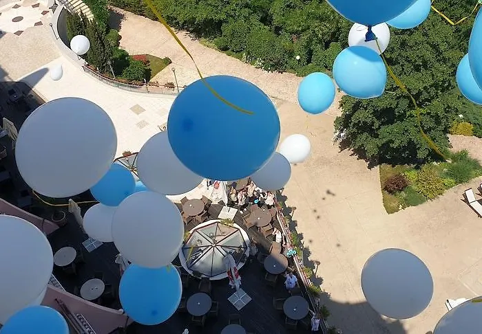 Apollo - , Indoor & Outdoor Pools & Individual Ac In Every 酒店