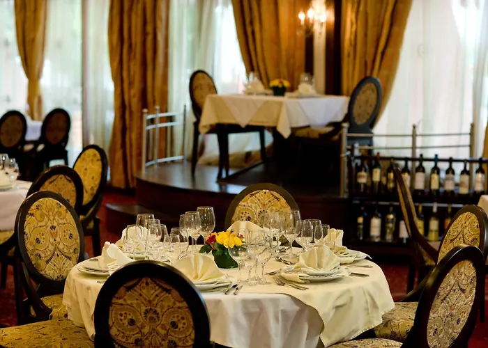 Apollo - , Indoor & Outdoor Pools & Individual Ac In Every 金沙