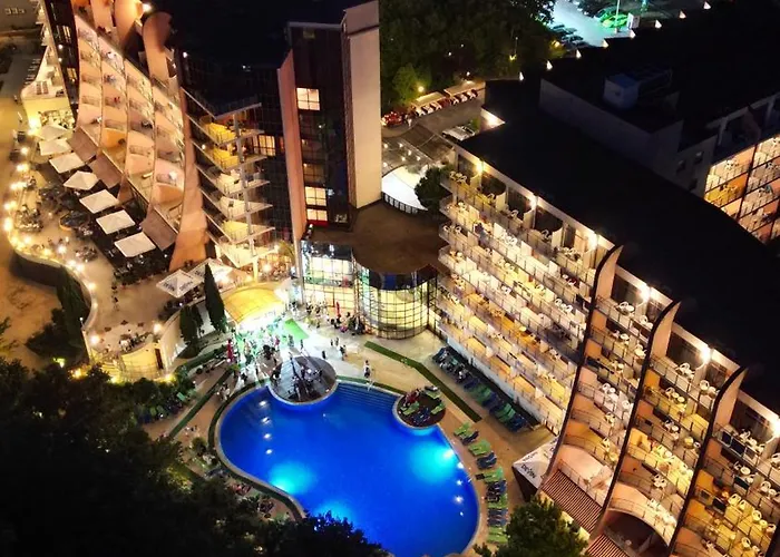 Apollo - , Indoor & Outdoor Pools & Individual Ac In Every 酒店